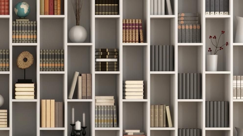 Regal mit viel Stauraum designen Regal mit offenen Fächern im Flur