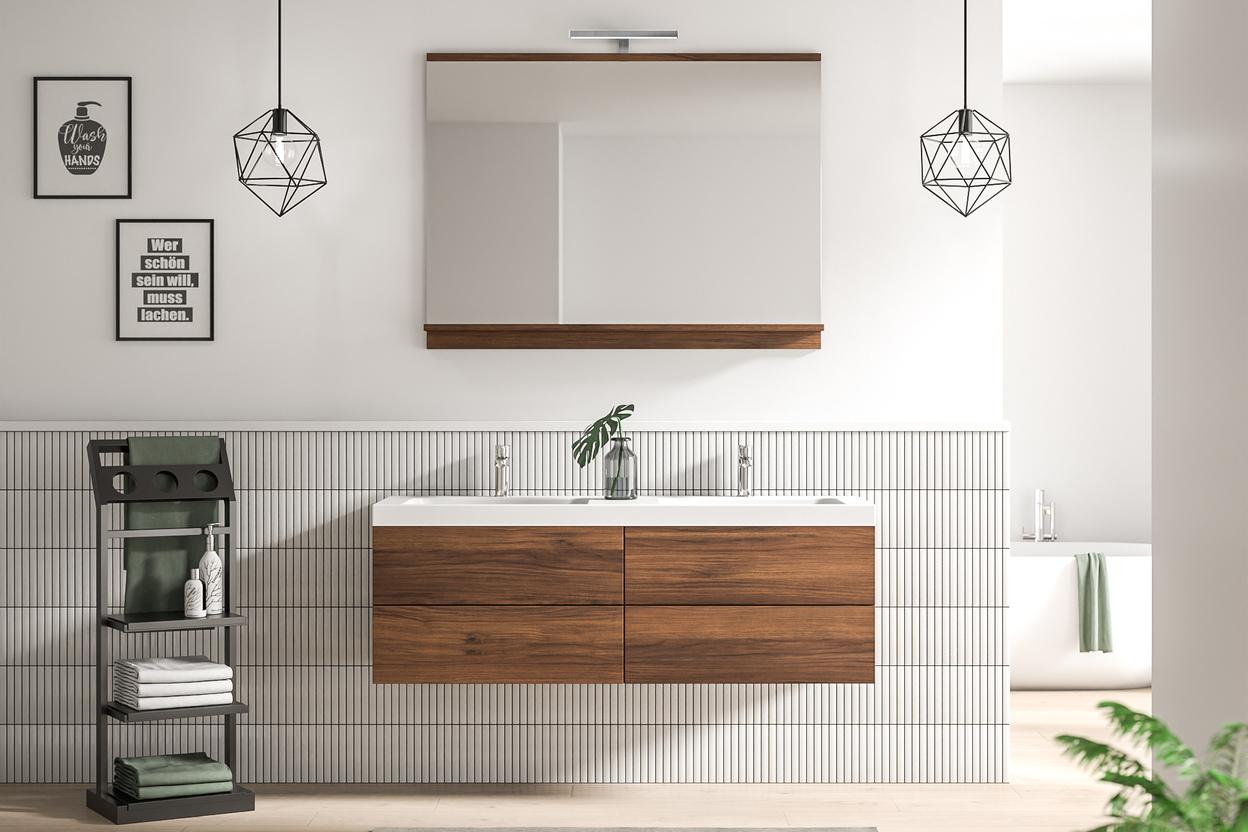 Maßgeschneidertes Bad mit edlen Holzdetails Elegantes Bad nach Maß mit dunklen Holzschubladen, minimalistischen schwarzen Pendelleuchten und klassischen Metrofliesen.